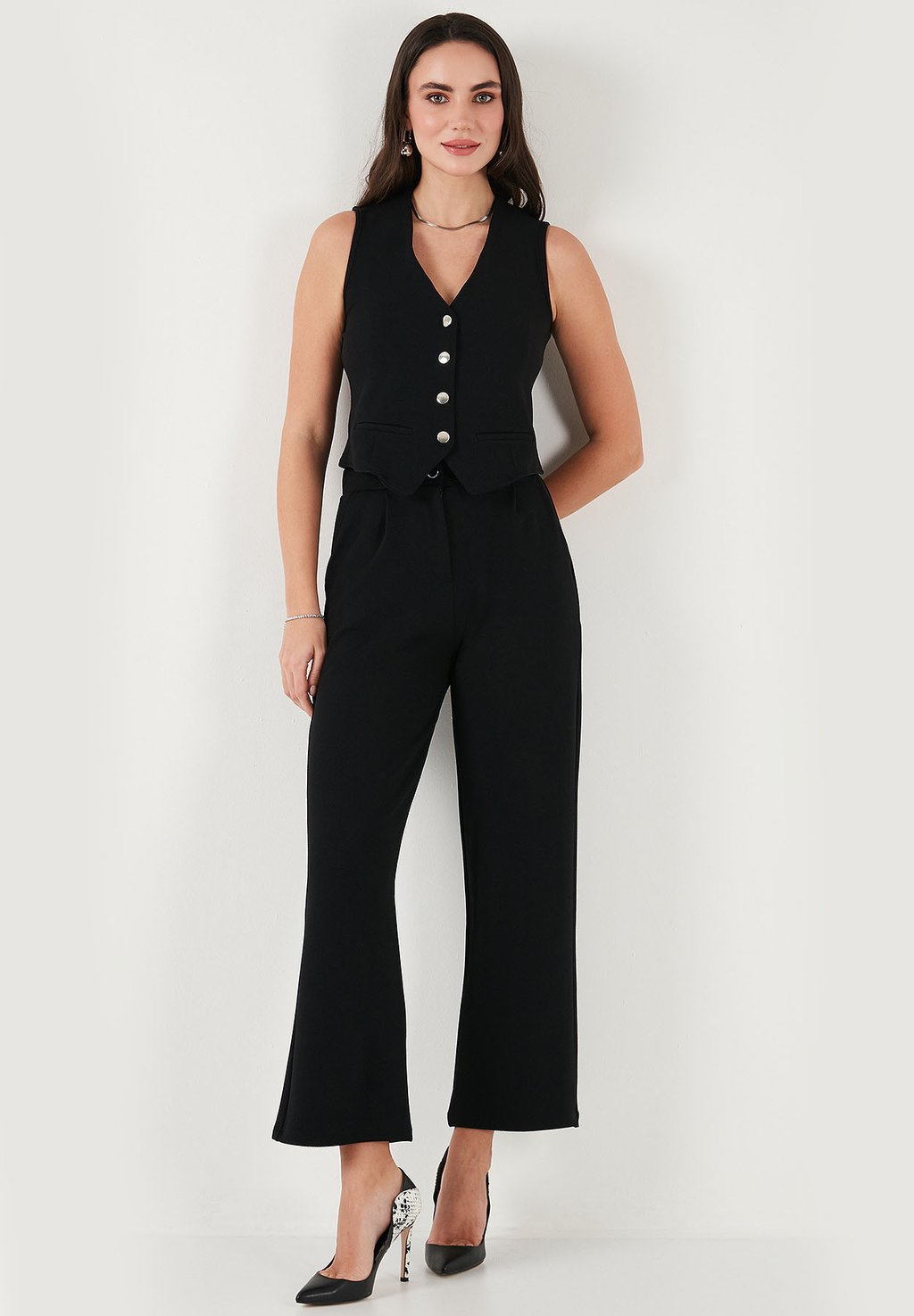 

Жилет REGULAR FIT - Trousers LELA, черный