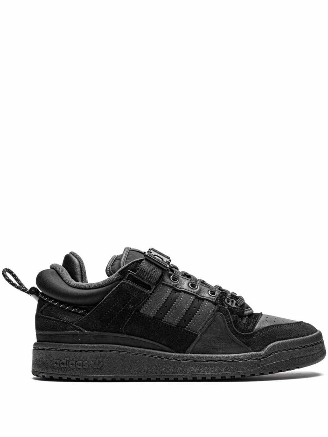 

Adidas кроссовки Forum Buckle Low из коллаборации с Bad Bunny, черный