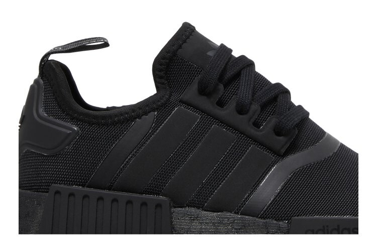 Кроссовки Adidas NMD_R1 J, черный — фото 2