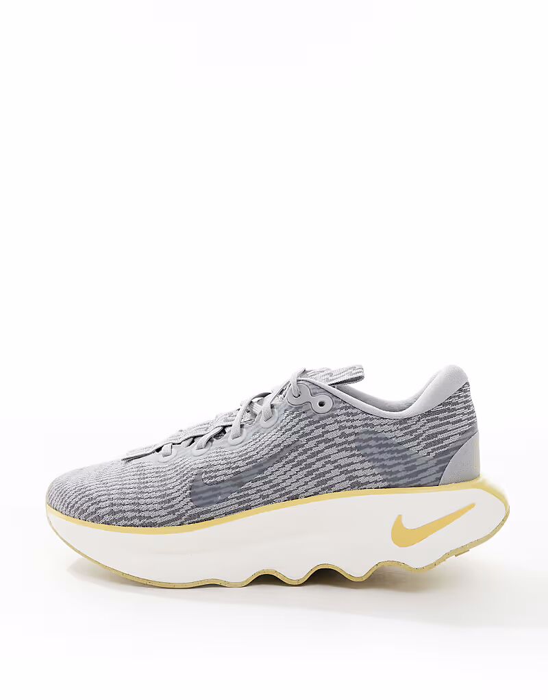 Кроссовки Nike Training Motiva серого цвета — фото 2