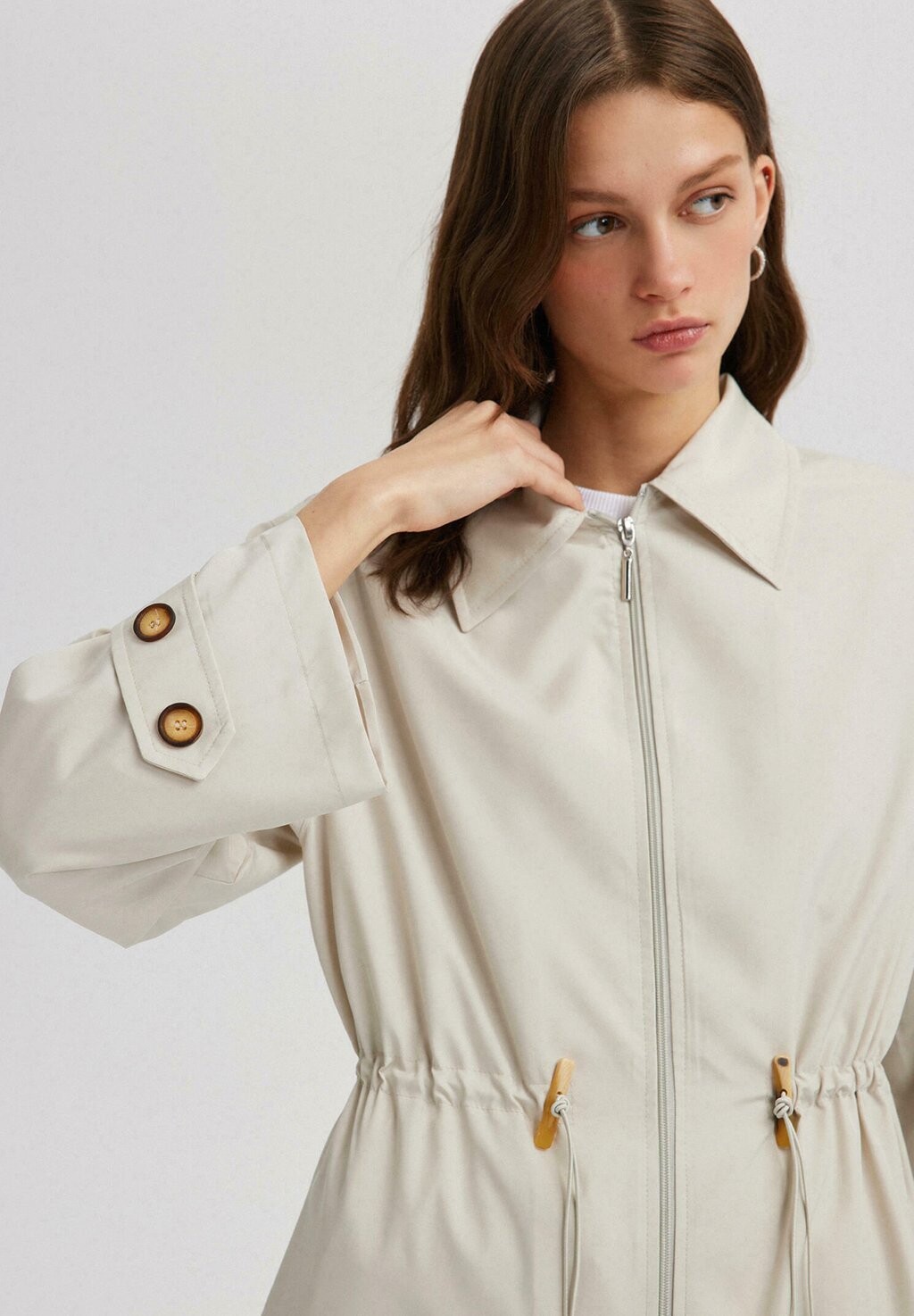 

Тренч BUTTON DETAILED GATHERED WAIST Touché Privé, цвет Stone