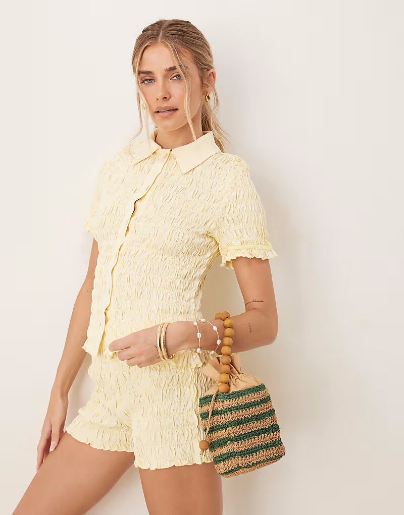 

Рубашка с микроприсборенными деталями ASOS DESIGN, цвет стираный кремовый