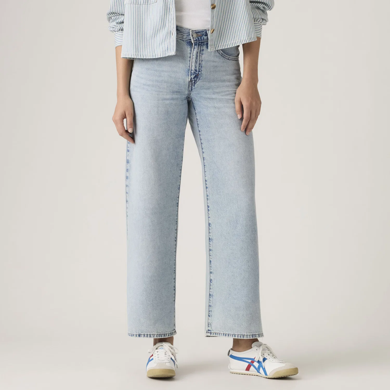 Женские джинсы средней длины, широкие, до щиколотки, легкие Levi's, Medium Wash — фото 2