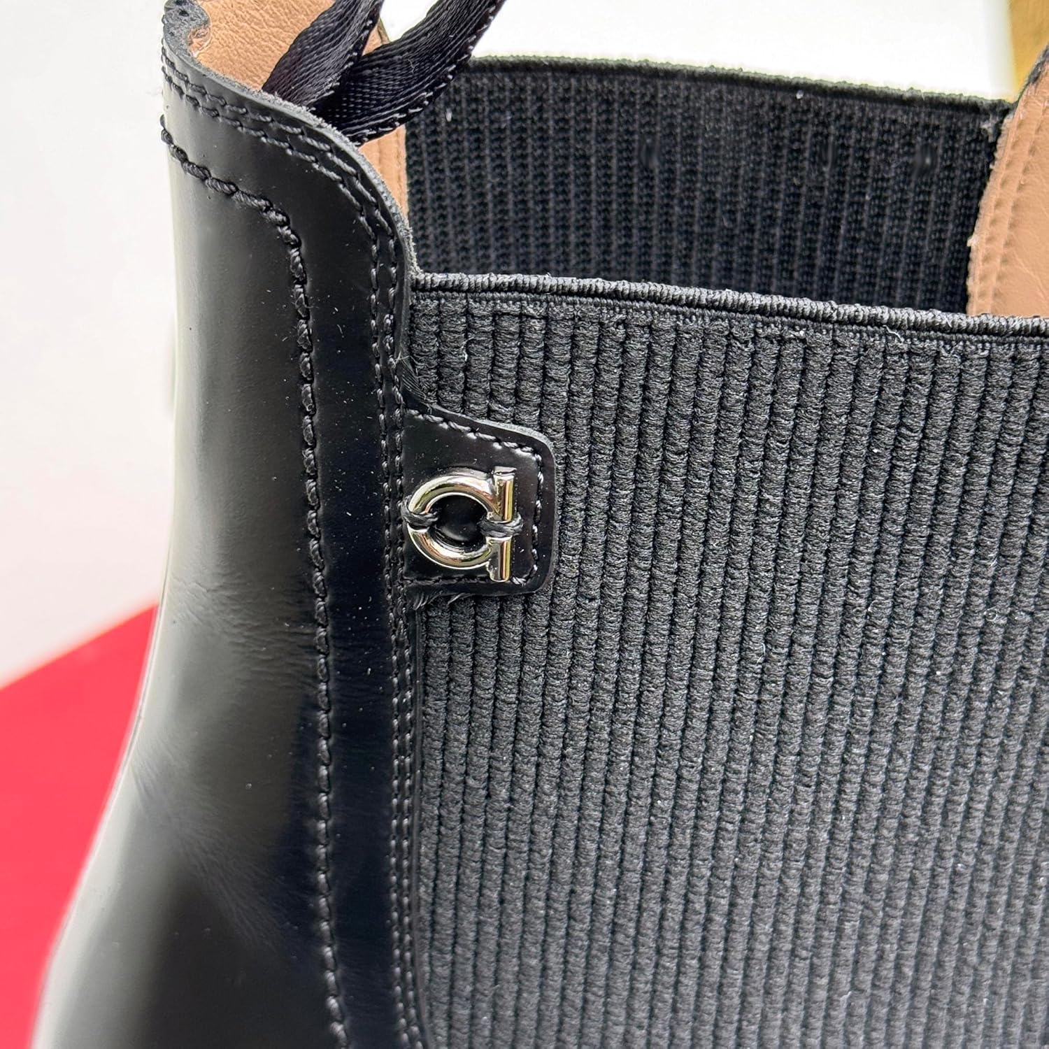 Мужские черные кожаные ботинки челси Ferragamo IAGO с застежкой Gancini (Salvatore, Nero) — фото 2