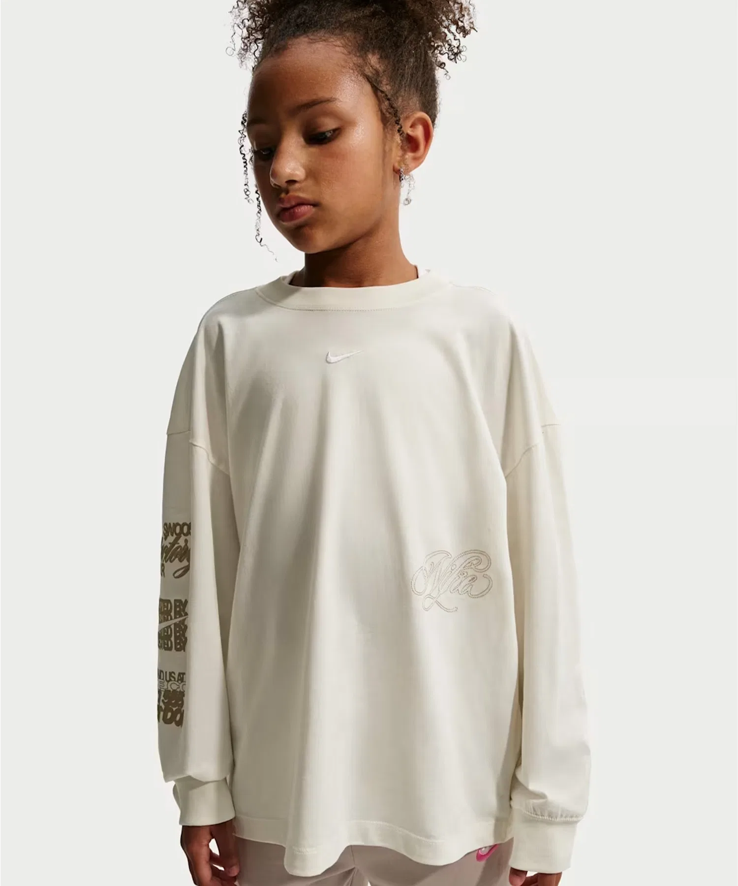 Детская футболка NIKE G NSW TEE LS GFX OS хлопковая белая