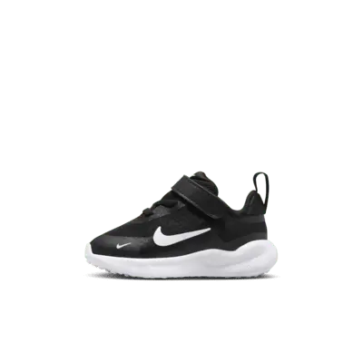 

Кроссовки Nike Revolution 7, цвет Black/White/White