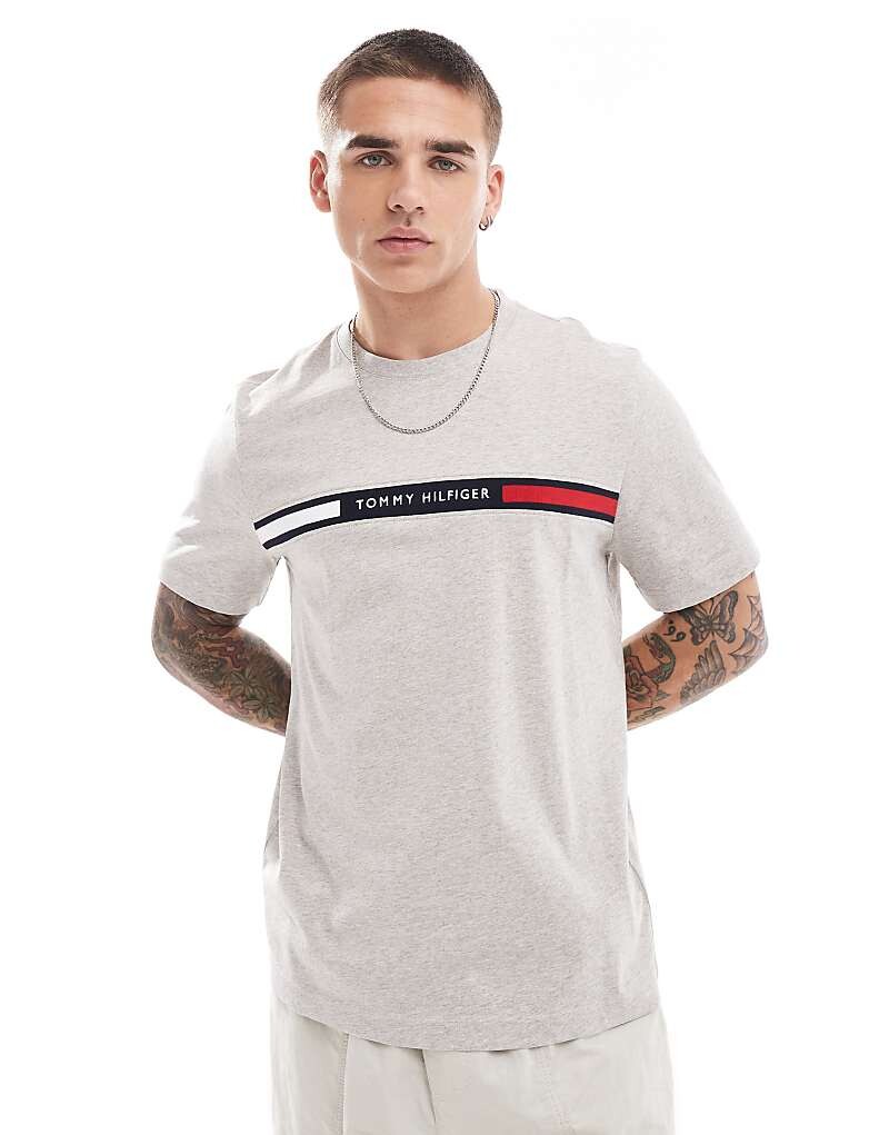 

Футболка с логотипом и линейным флагом Tommy Hilfiger