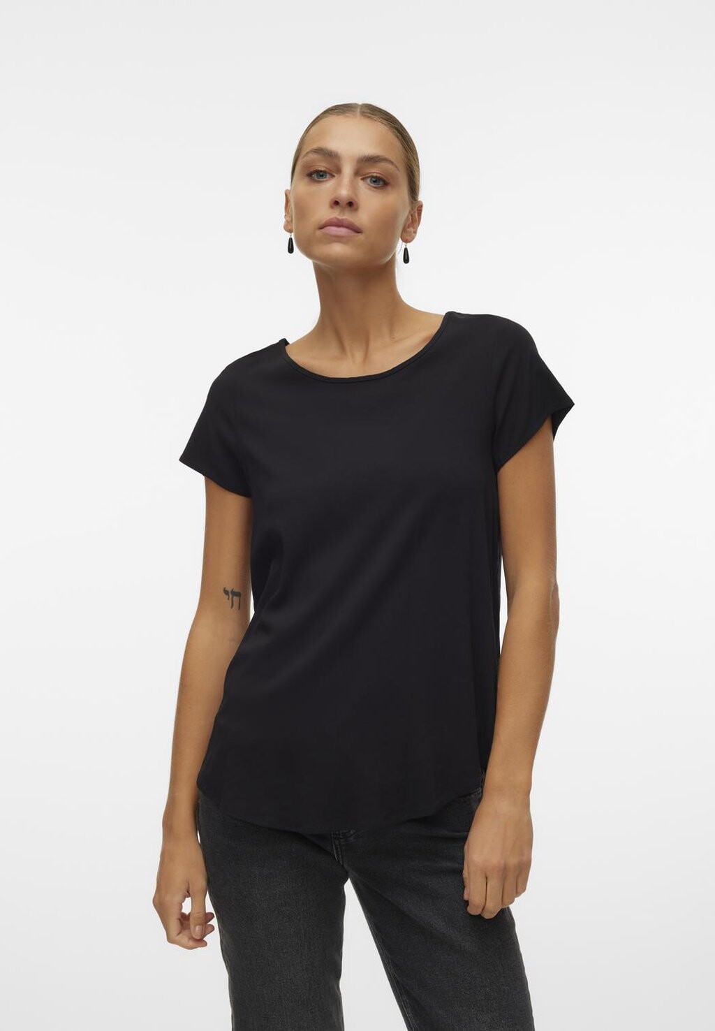 

Базовая футболка VMBELLA Vero Moda, черный