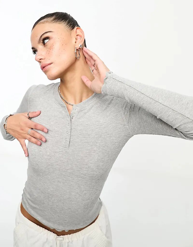 

Топ Cotton On Sleep Recovery с длинными рукавами и пуговицами спереди, серый Cotton On