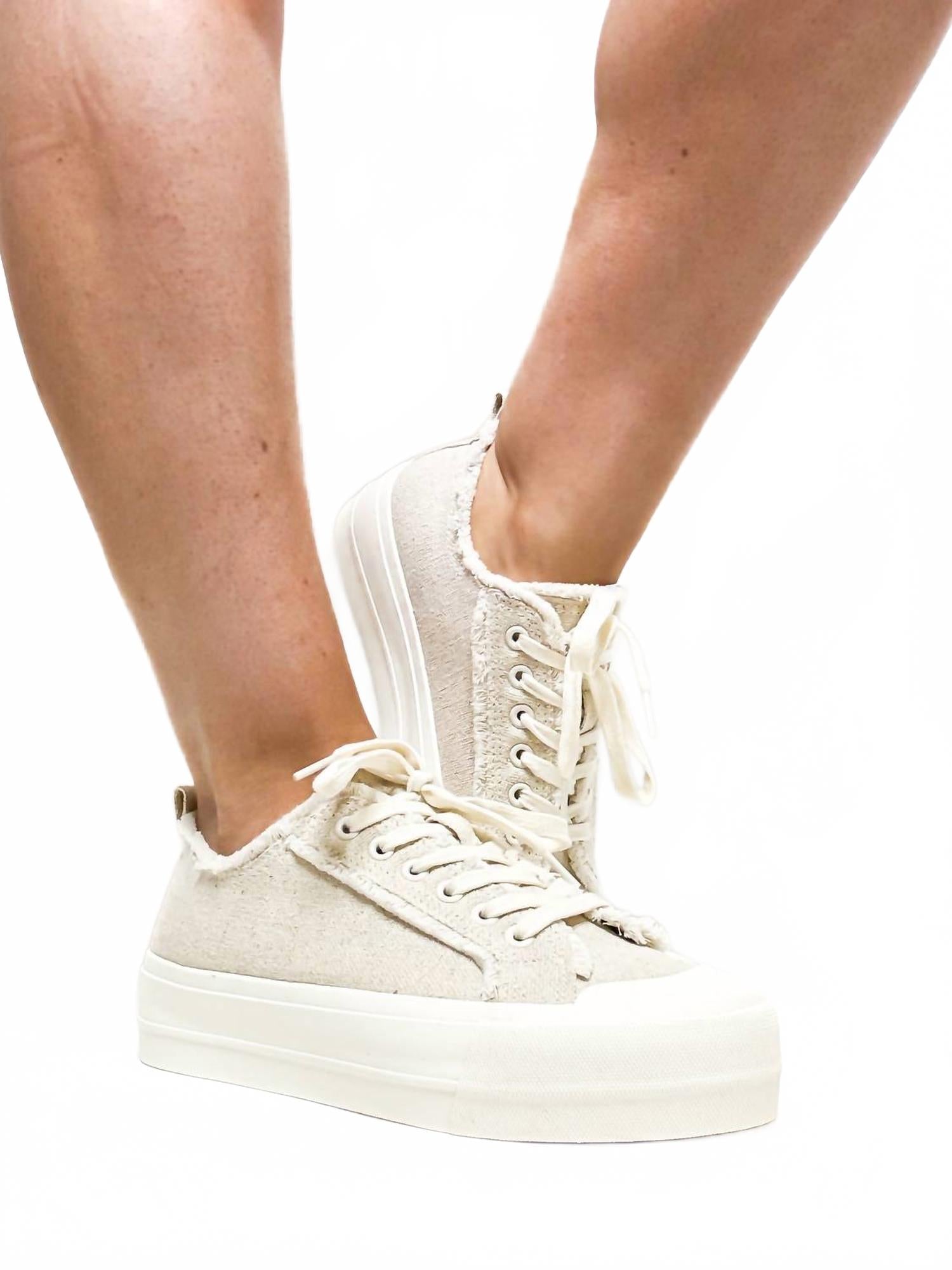 Женские кроссовки Could Care Less в натуральном цвете Corkys Footwear — фото 2
