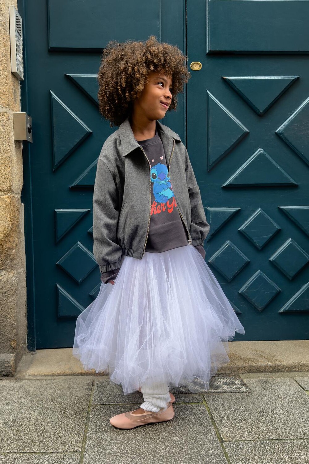 

Футболка disney lilo & stitch ZARA, антрацитово-серый