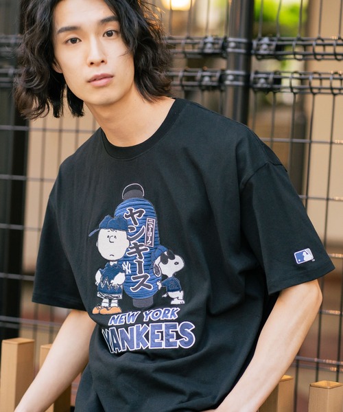 

Футболка с принтом Peanuts x MLB, коллекционная, черная