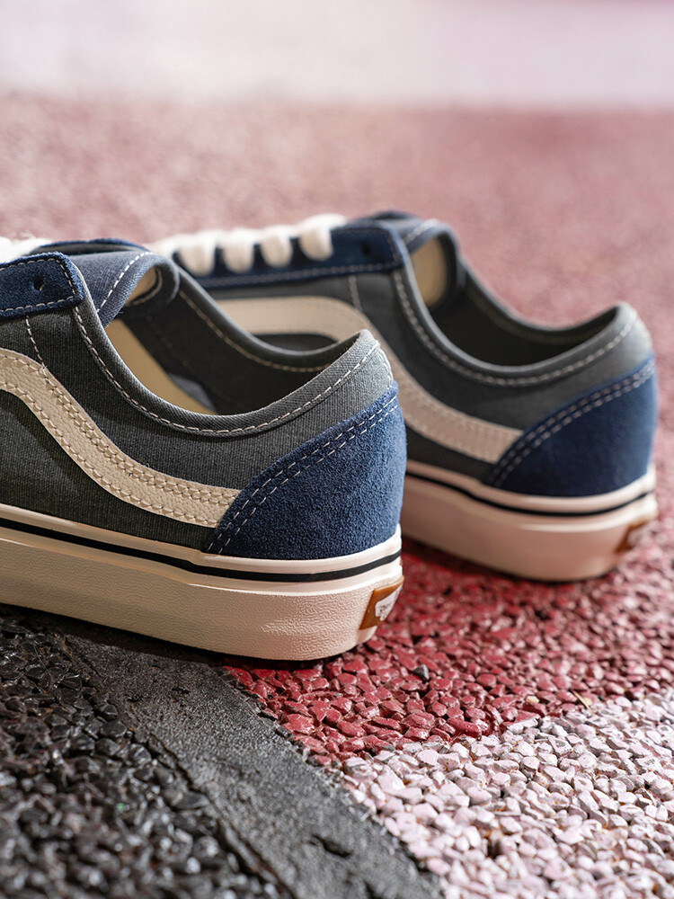 Кроссовки Vans Official Style 136 VR3 SF Sailor Moon в полоску, синий — фото 3
