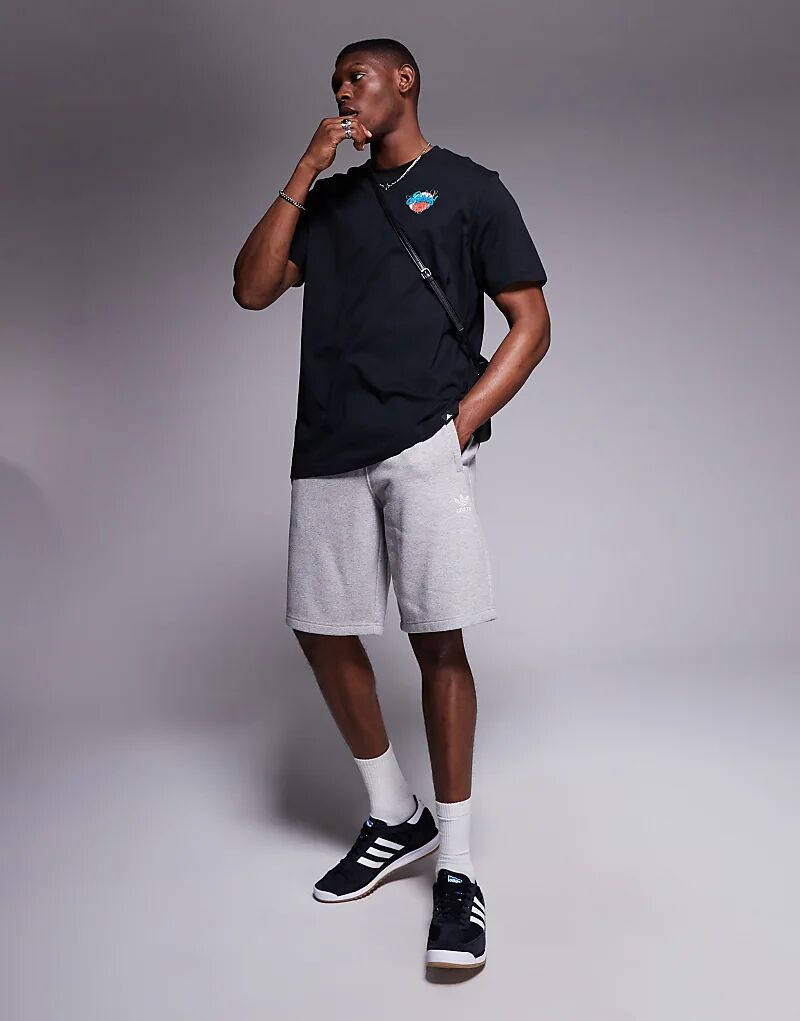 

Шорты adidas Originals Essential черного цвета
