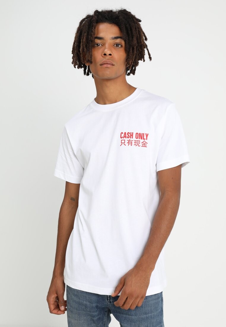 Футболка с принтом CASH ONLY Mister Tee, белый — фото 3