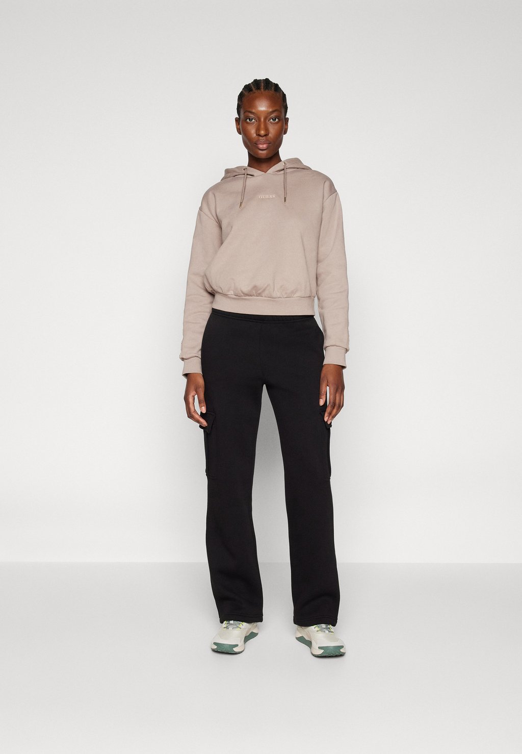 

Спортивные брюки MIDGE CARGO JOGGER Guess, черный
