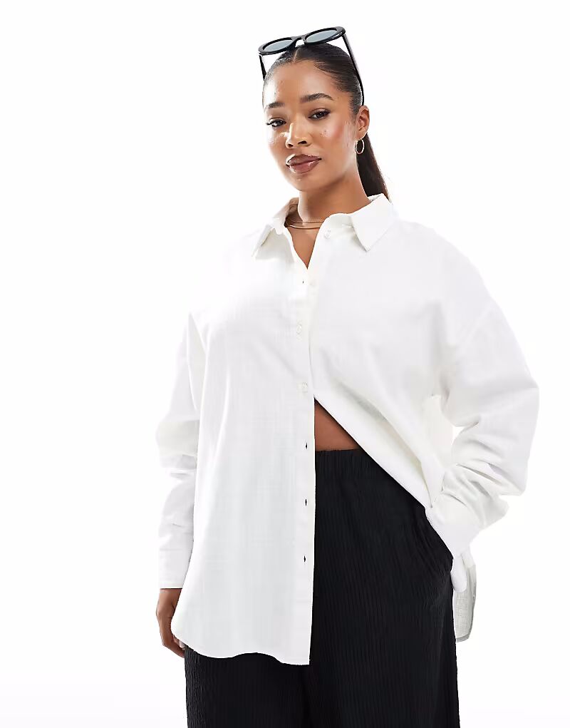 

Рубашка свободного кроя из льна ASOS DESIGN Curve в кремово-белом цвете