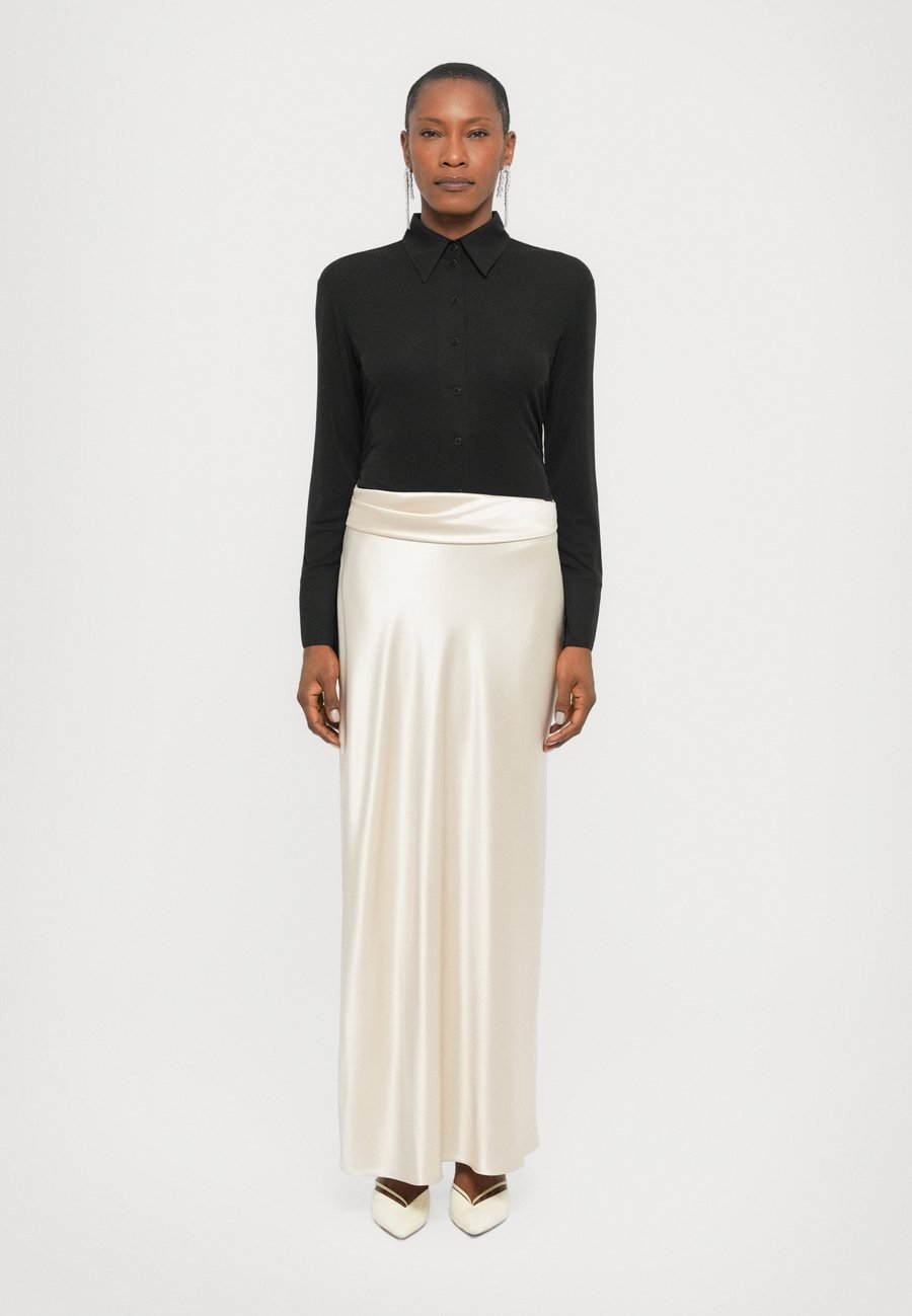 

Платье Nanushka SCYLLA DRESSES, Creme/Black/White