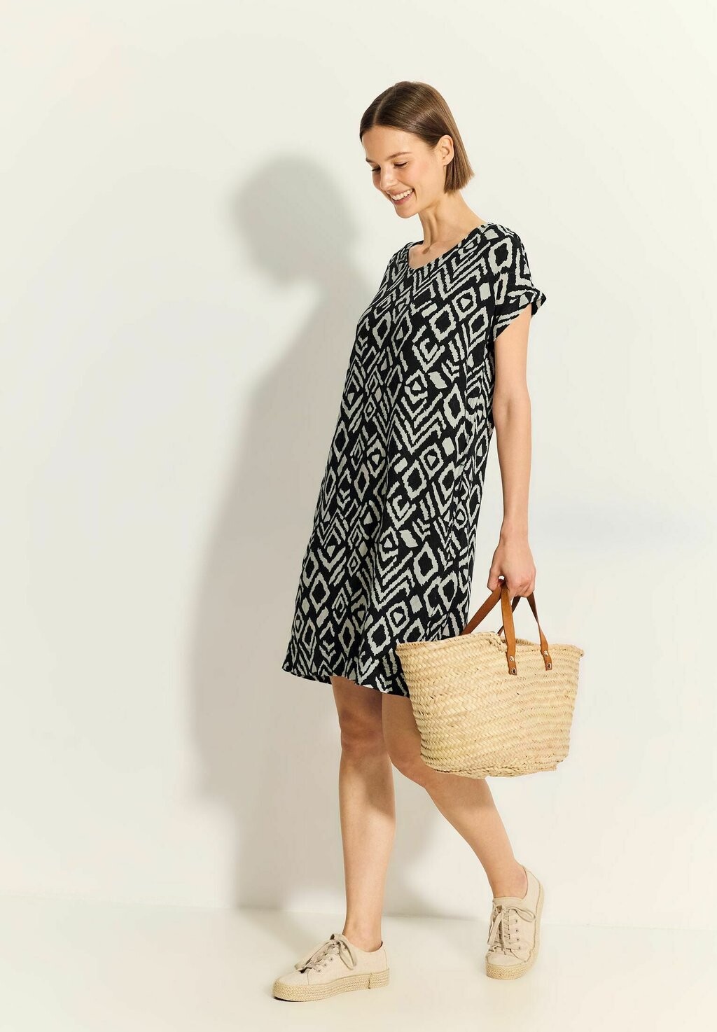 

Летнее платье SOMMER MIT PRINT Cecil, черный
