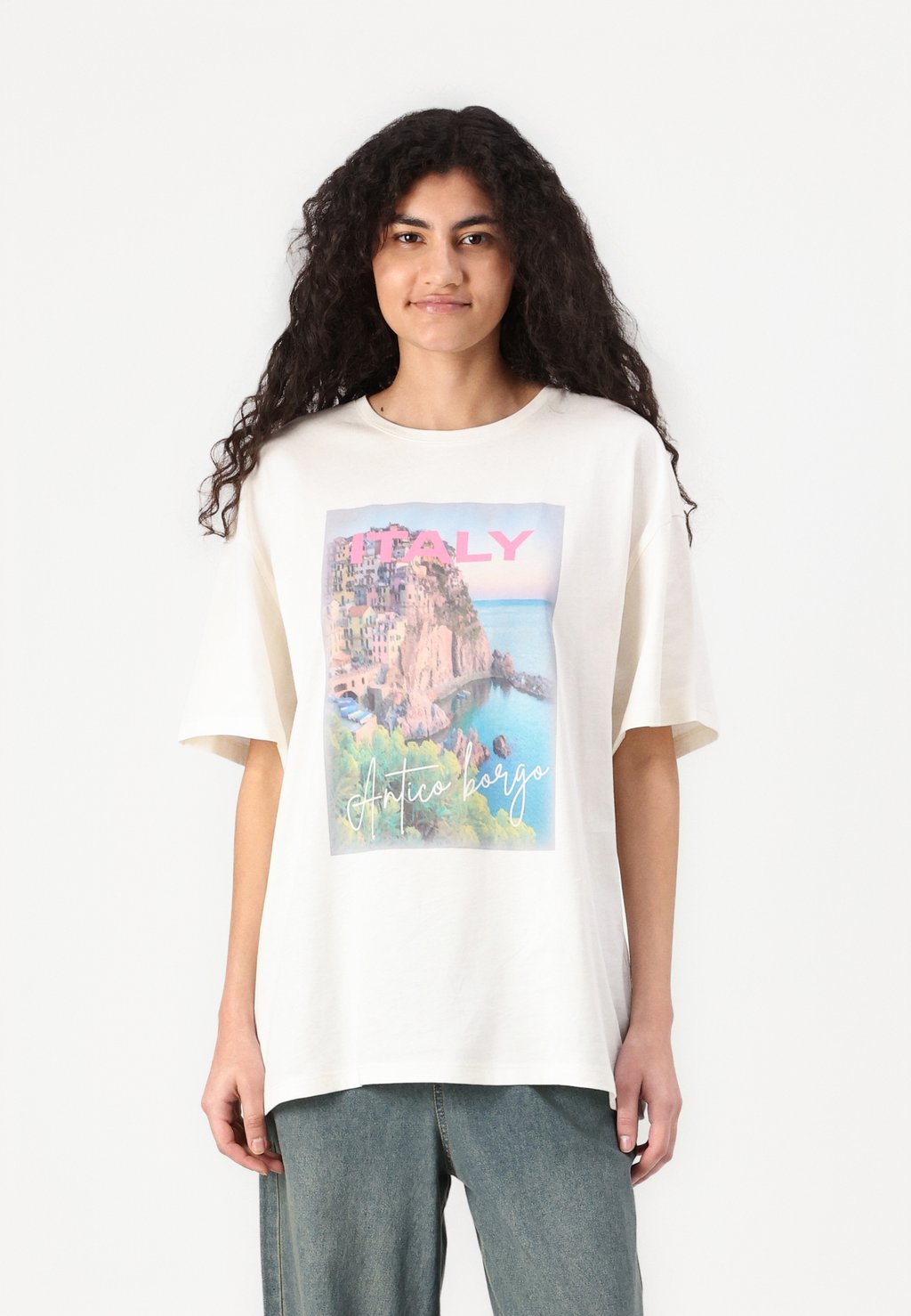 

Футболка с принтом PCFILINA O NECK LOOSE TEE Pieces, молочный