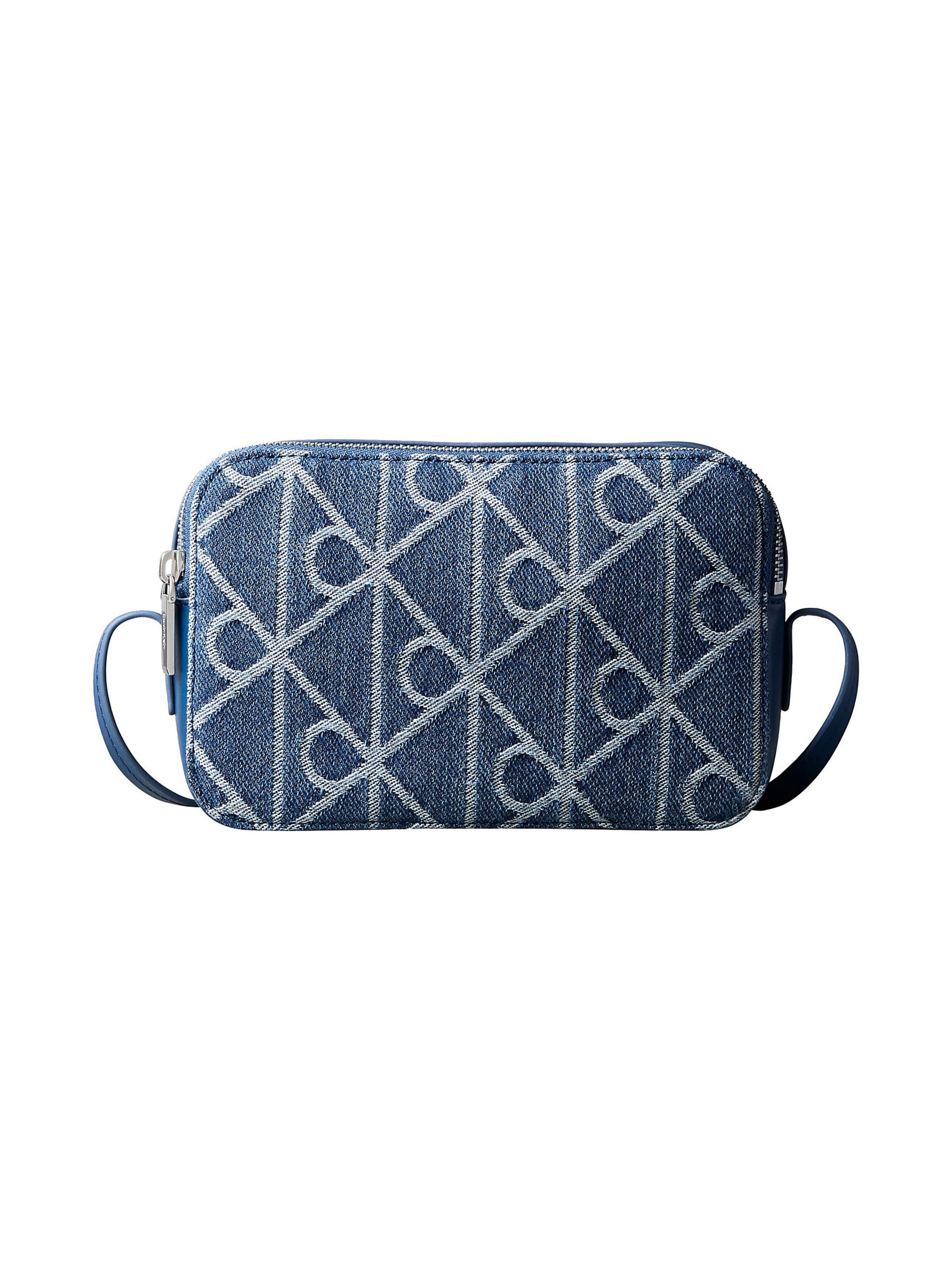 

Calvin Klein Сумка для камеры в пыльно-голубом цвете