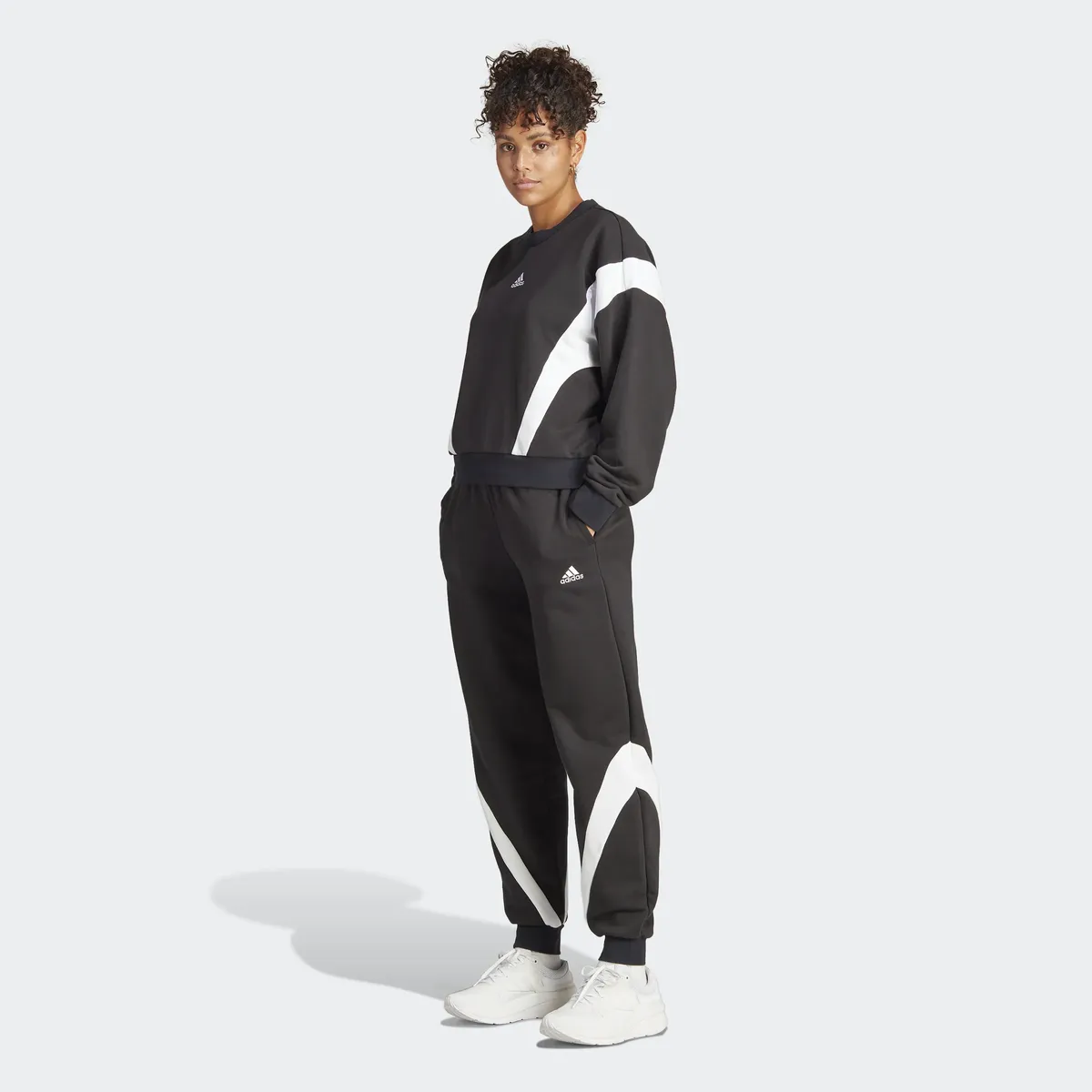 

Спортивный костюм Adidas Sportswear "W LAZIDAY TS" (2 шт.), черный