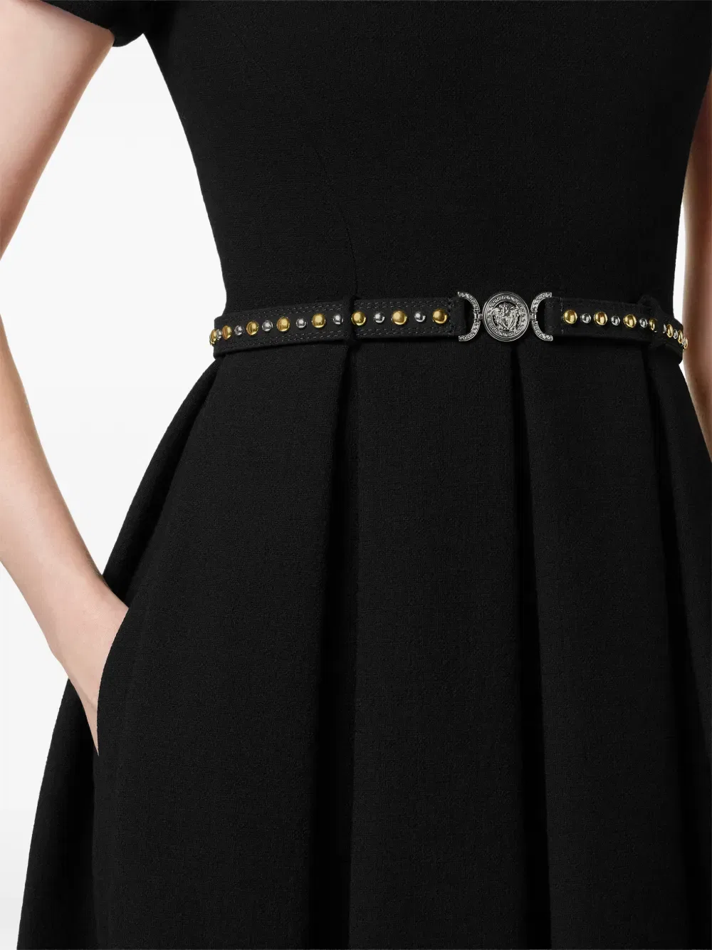 Мини-платье А-силуэта с поясом Versace, черный — фото 4