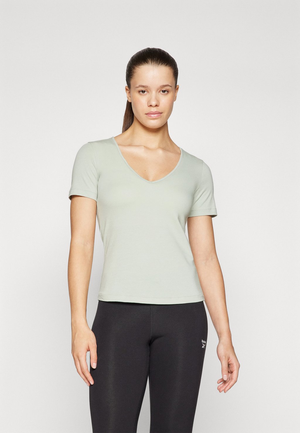 

Базовая футболка C-TECH V NECK Champion, светло-зеленый