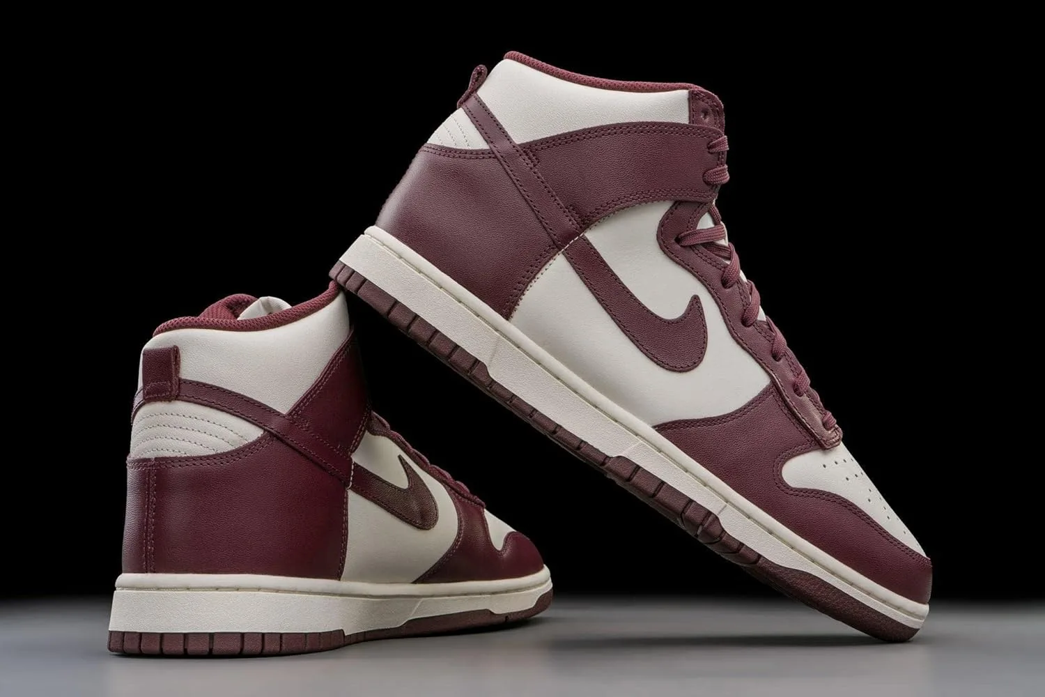 Мужские баскетбольные кроссовки Nike Dunk Hi Retro, бордовый — фото 3