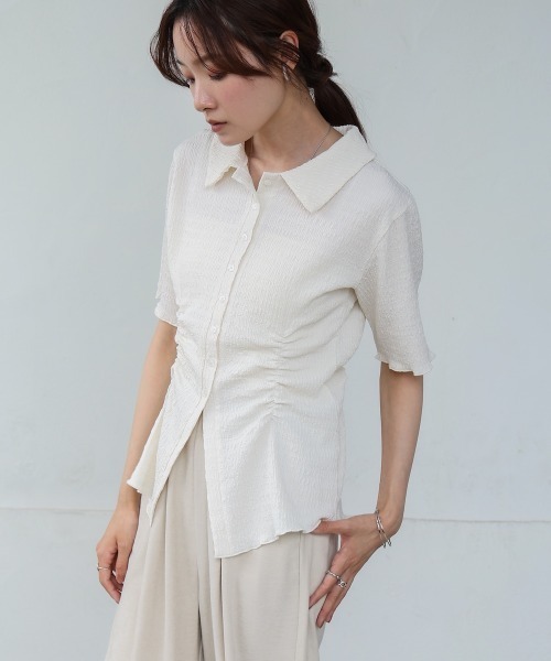 

Топ с короткими рукавами, присборенный, с воротником Bab, слоновая кость