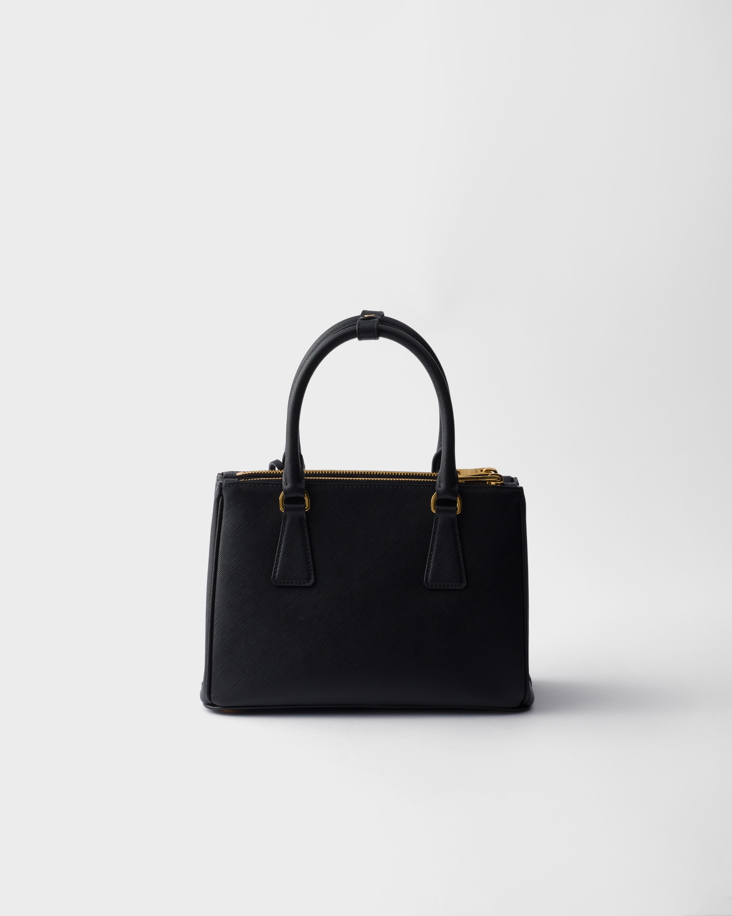 Маленькая сумка Prada Galleria из сафьяновой кожи Prada, черный — фото 4