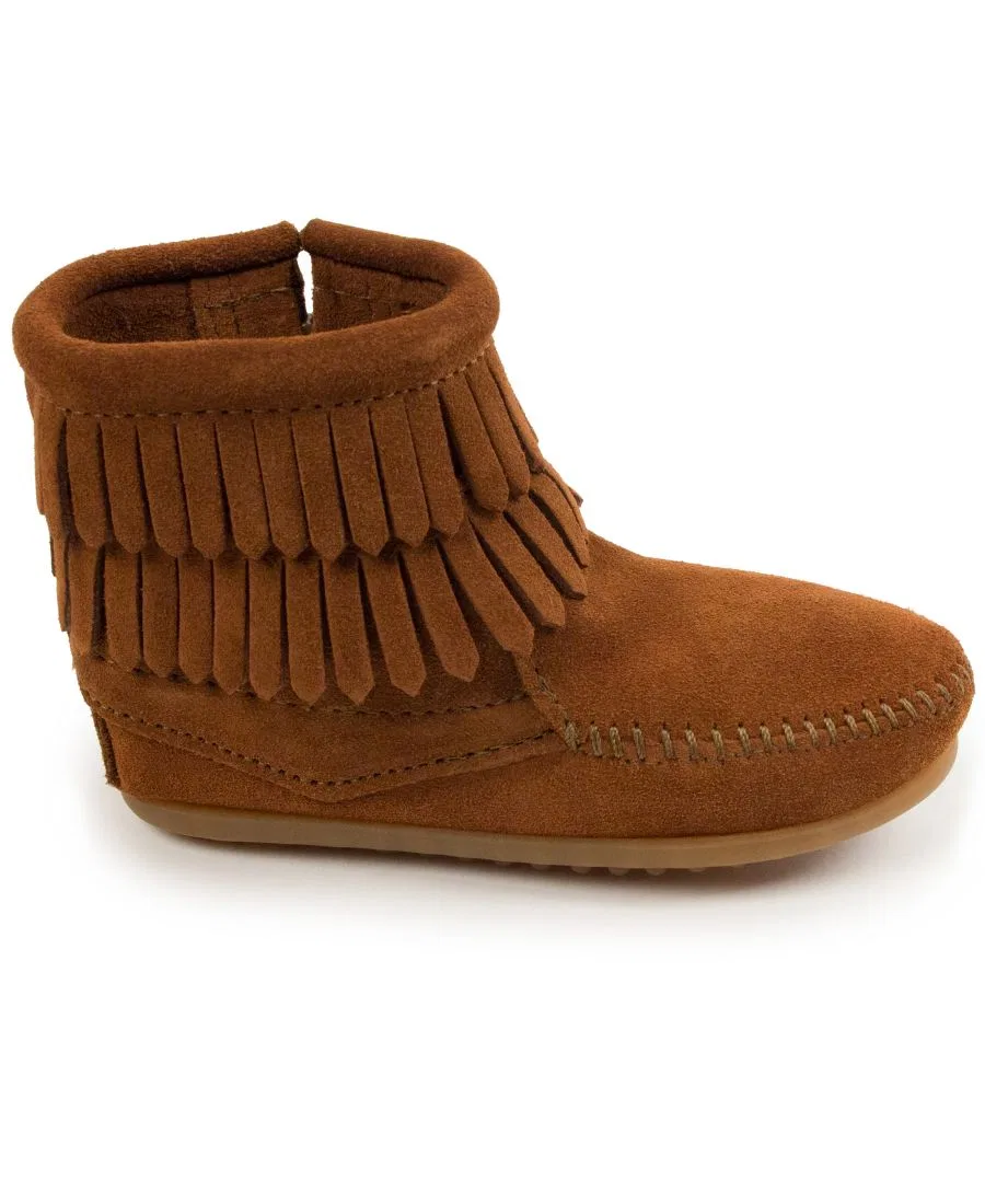 Детские замшевые сапоги с двойной бахромой и боковой молнией Minnetonka, коричневый — фото 2