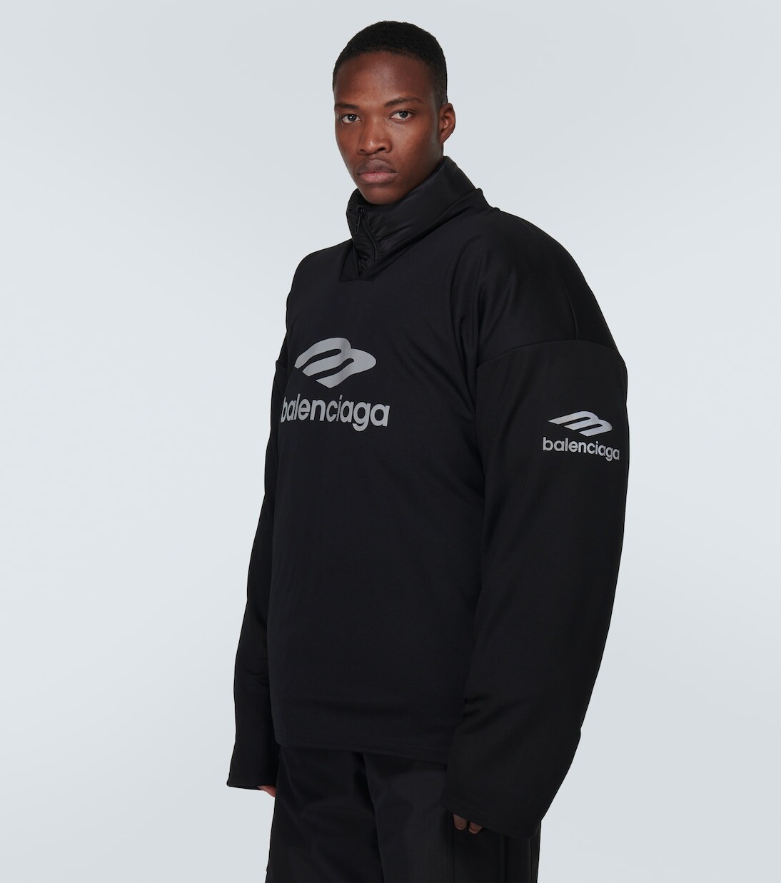 Лонгслив Balenciaga 3B Sports Icon с V-образным вырезом оверсайз, черный — фото 3