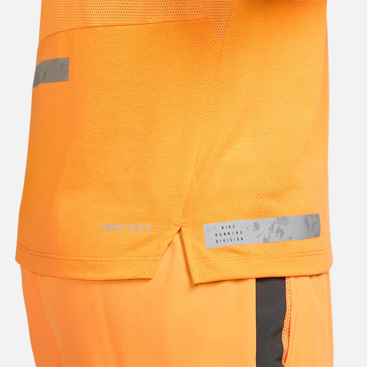 Топ Nike Dri-fit Run Division Rise 365 Tops 'Orange' DX0852-836, оранжевый — фото 3