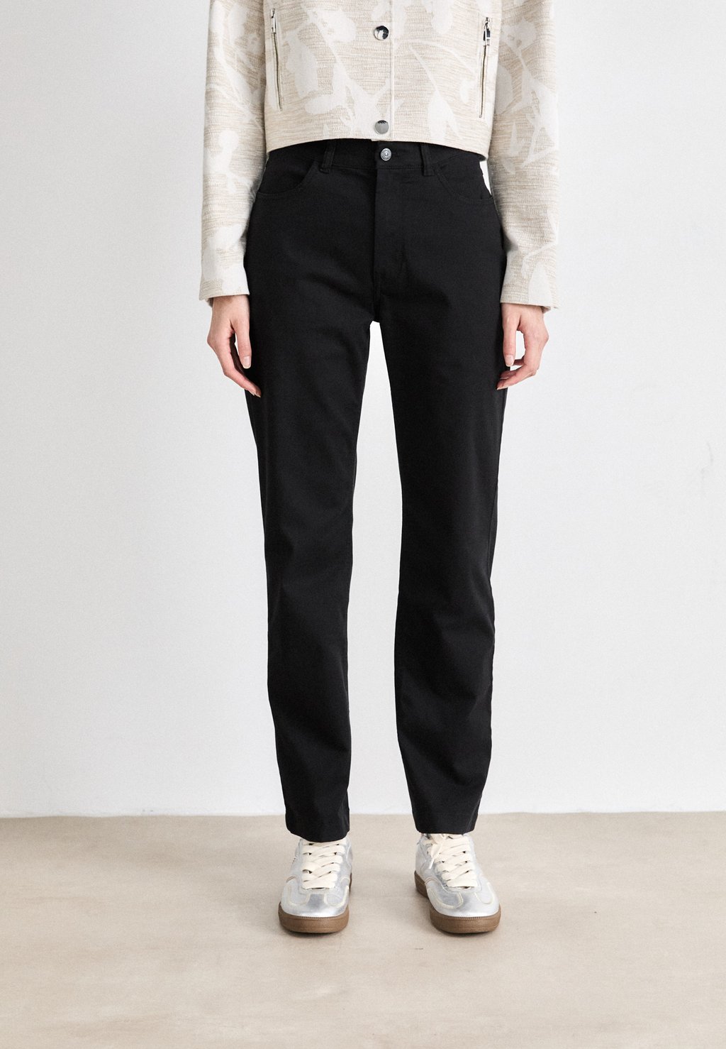 

Брюки STRETCH HIGH RISE STRAIGHT PANT Calvin Klein Jeans, черный