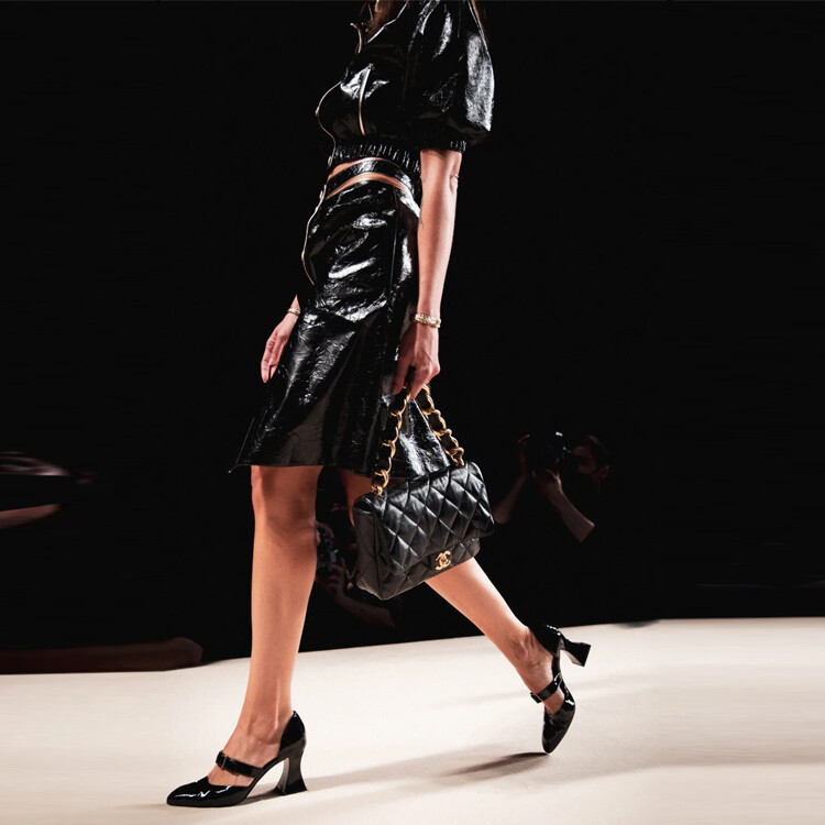 Кожаная длинная юбка женская черная Chanel — фото 2