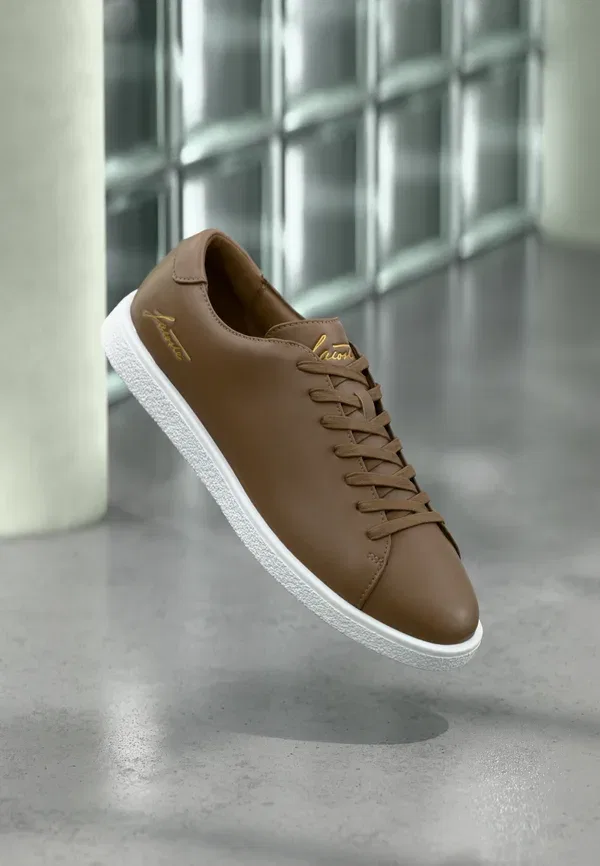 Кроссовки Lacoste Linecourt 1261, темно-коричневый/белый