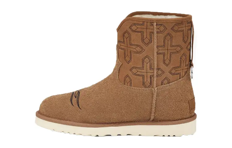 Мужские сапоги UGG x COTD замшевые с аппликацией, светло-коричневый — фото 2