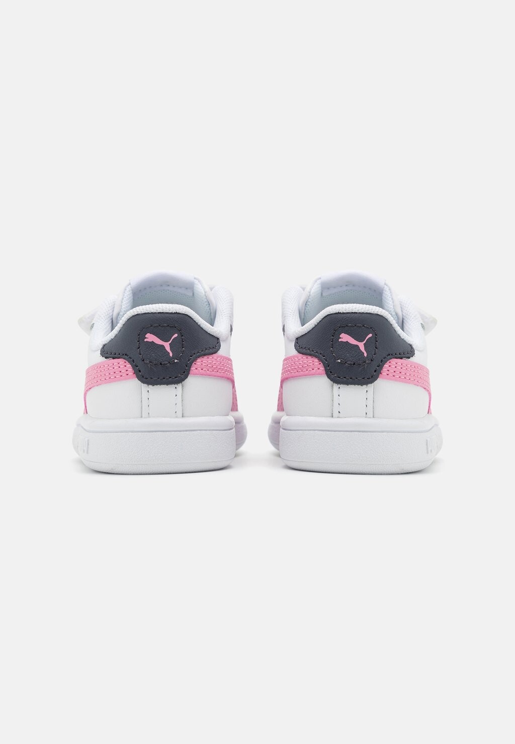 

Кроссовки на шнуровке SMASH 3.0 UNISEX Puma, белый
