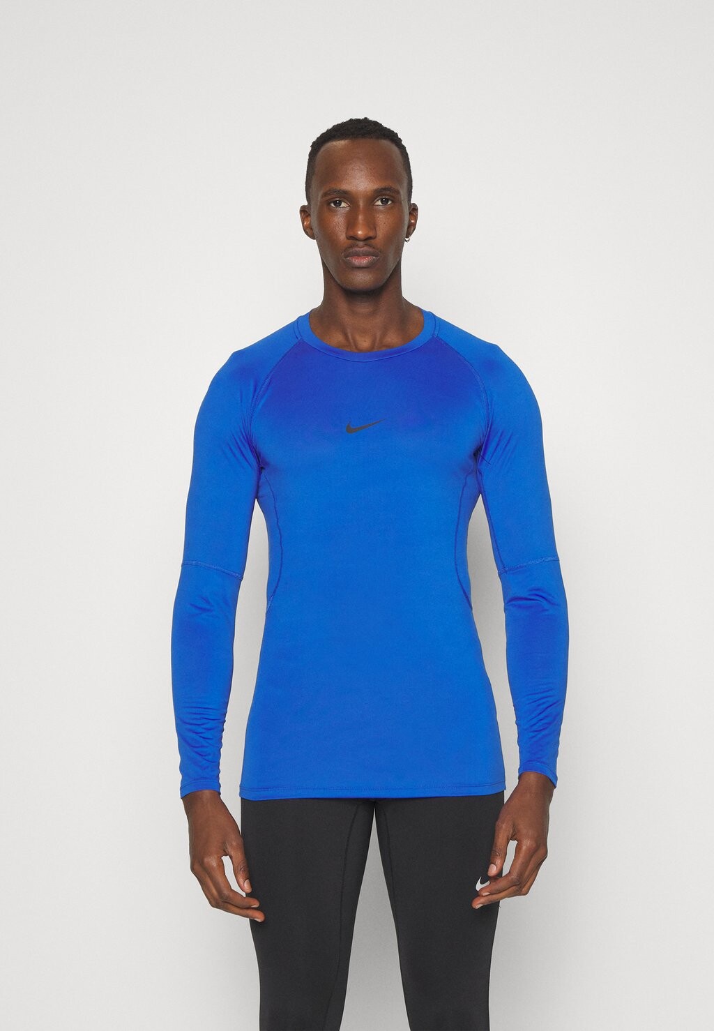 

Футболка с длинным рукавом Nike, game royal/черная