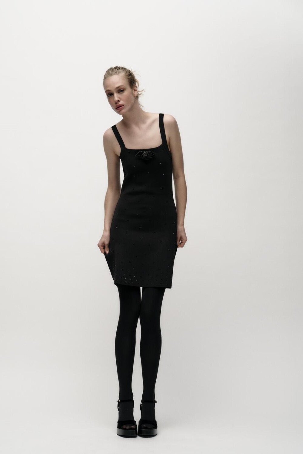

Вязаное мини-платье с бисером ZARA, черный