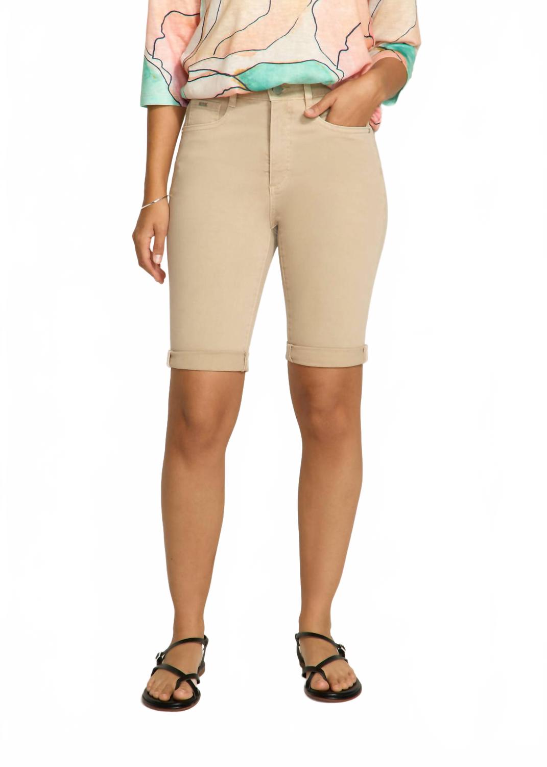 

Женские бермуды Suzanne в песочном цвете FDJ, Sand