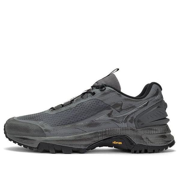 

Кроссовки x the wandering earth gm crosswild twe 'grey black' Mizuno, серый