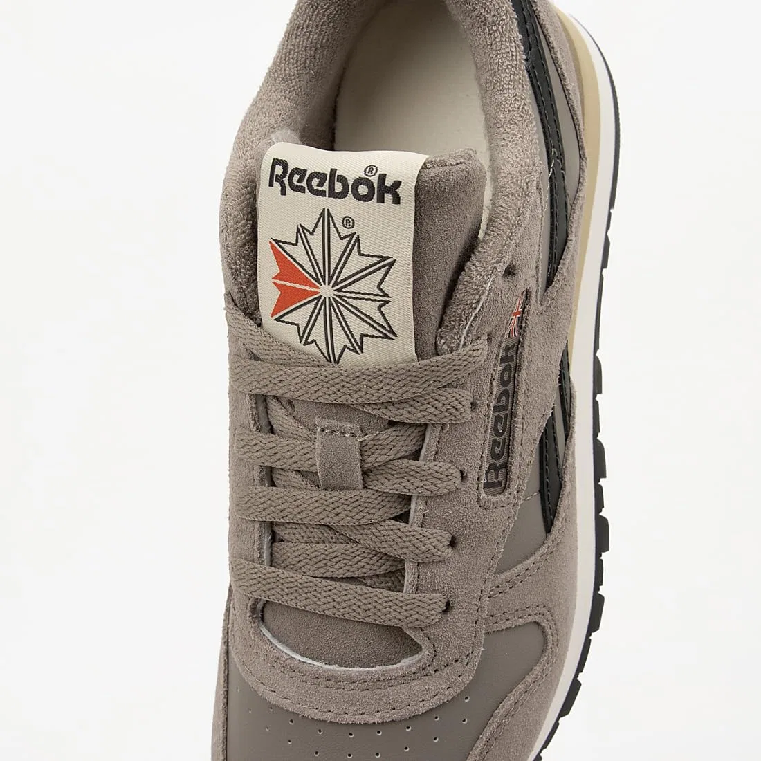 Детские кроссовки для девочек с принтом Classic Leather Reebok, Gritty Grey Washed Black Energy Red — фото 2