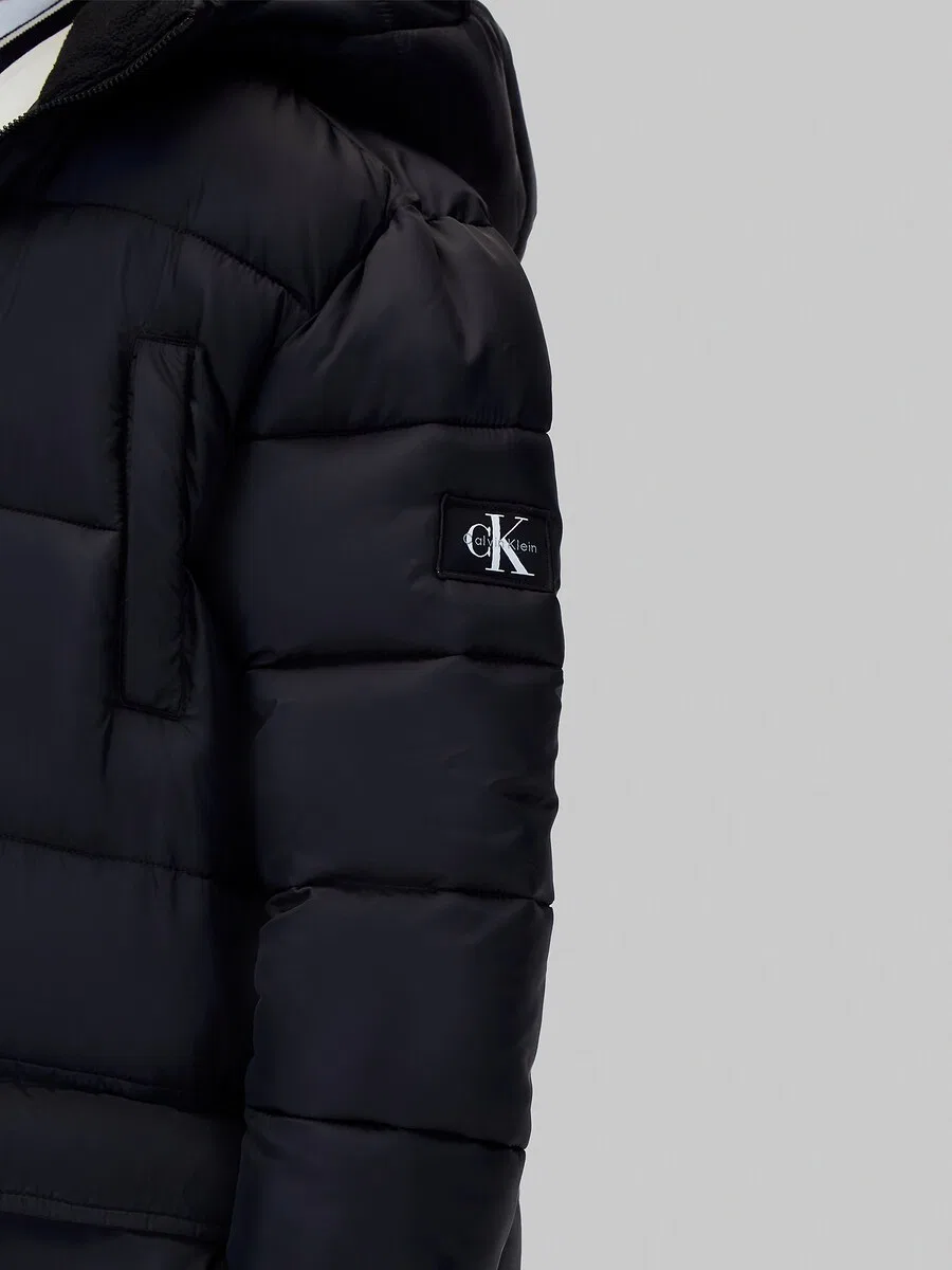 Зимняя куртка Calvin Klein Jeans черного цвета — фото 4