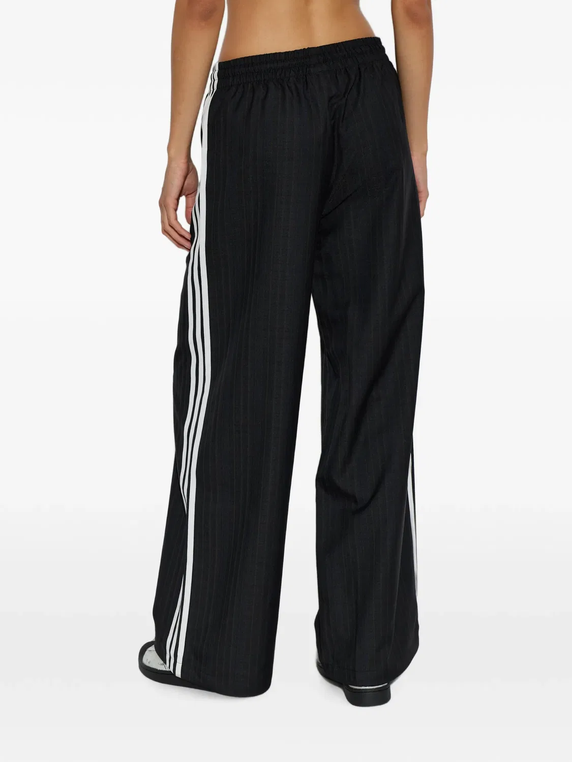 Широкие брюки в тонкую полоску Adidas, черный — фото 3
