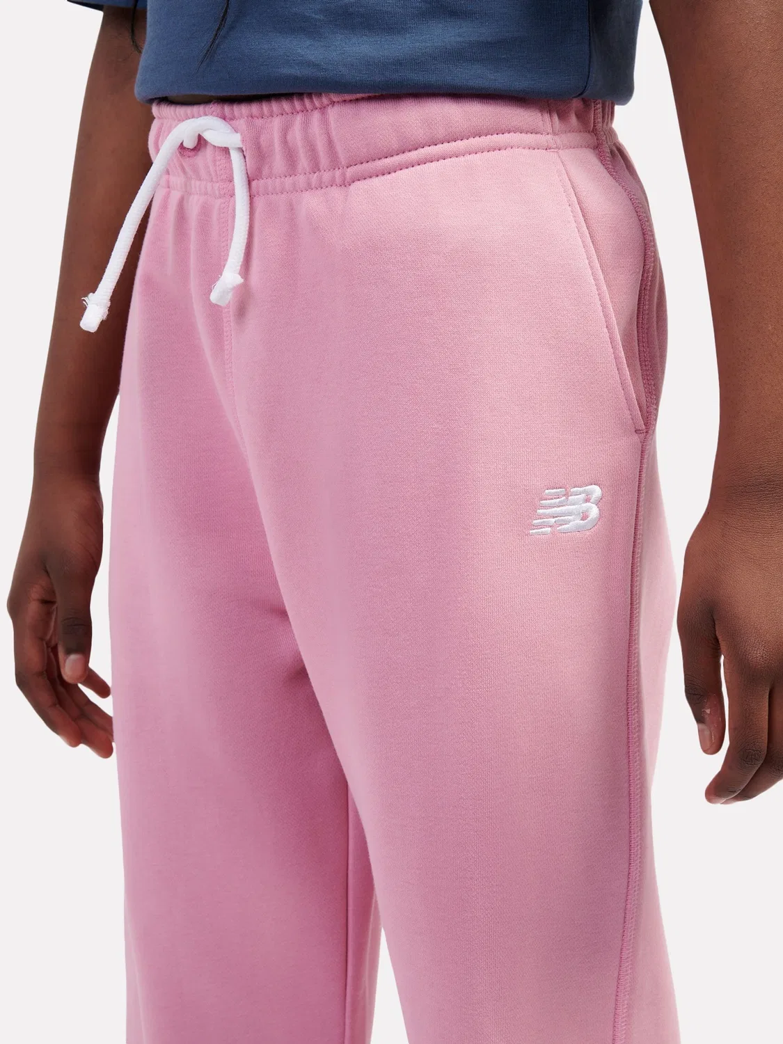 Джоггеры из французского футера с логотипом New Balance, розовый — фото 4