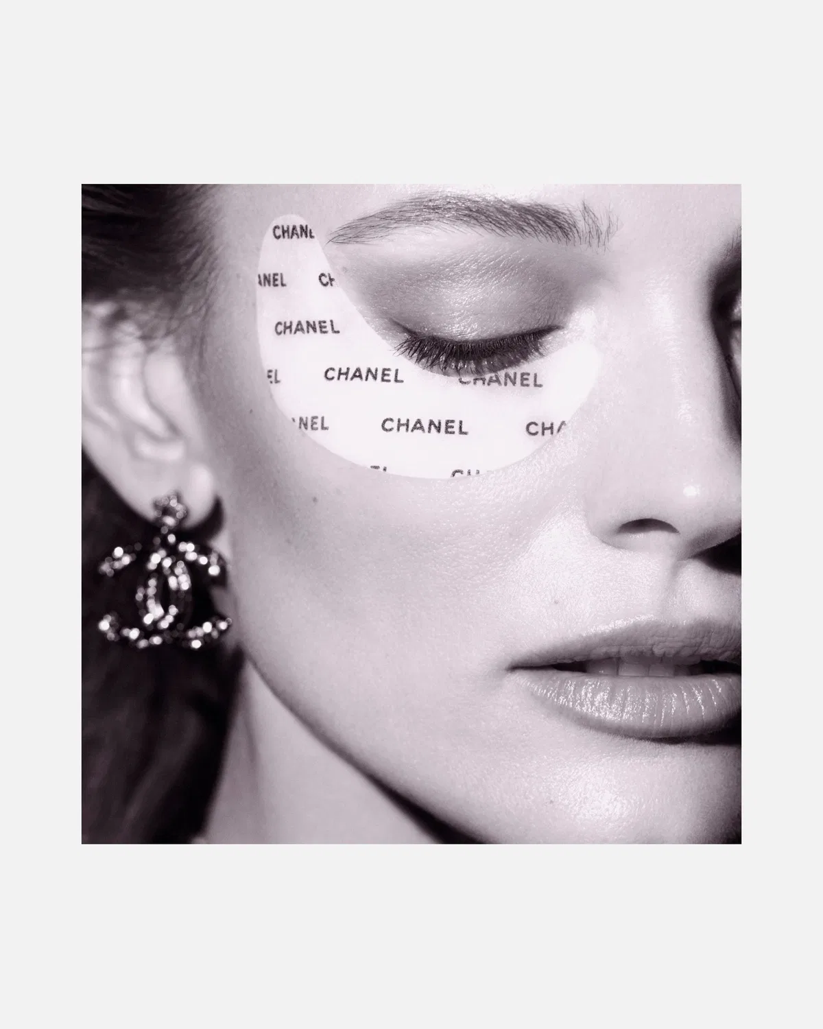 Патчи для век le lift flash eye smooth - firm - tightening effect Chanel, 10 X 2 Patches — фото 4