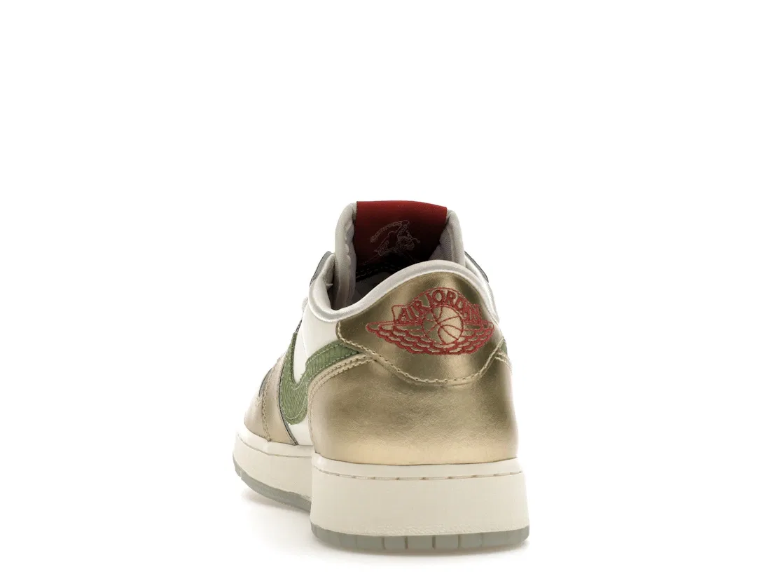 Детские кроссовки Lifestyle с принтом Jordan 1 Low OG Jordan, Sail/Oil Green/Metallic Gold Grain/Saturn Gold/Cedar — фото 4
