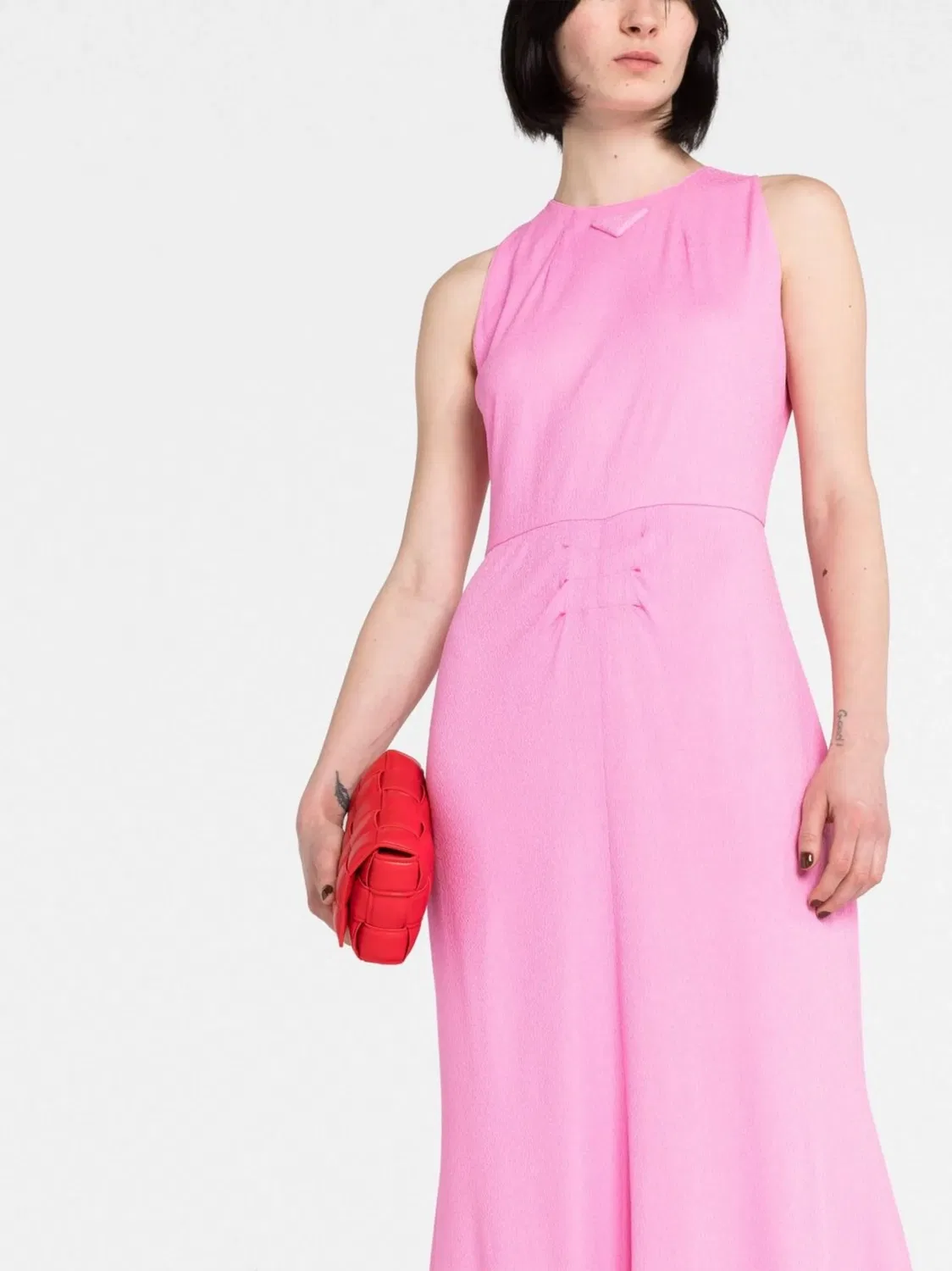 Prada Макси-платье розовое с треугольным логотипом — фото 4